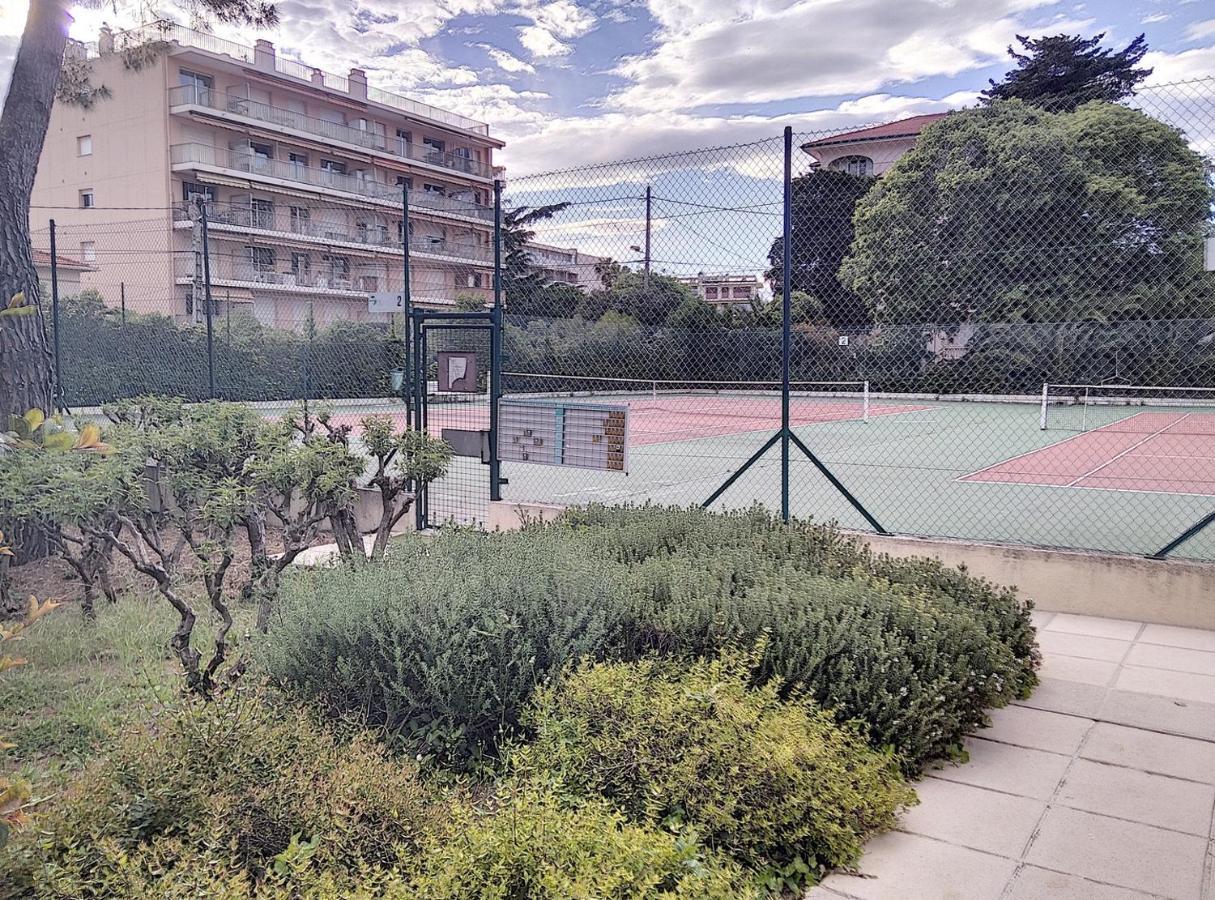 Chateau De La Pinede Ζουάν λε Πιν Εξωτερικό φωτογραφία