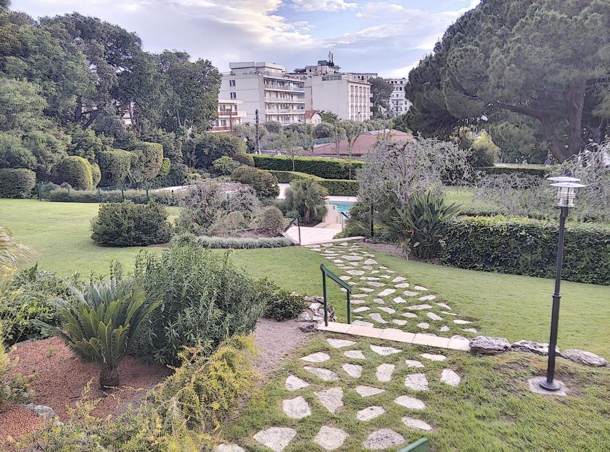 Chateau De La Pinede Ζουάν λε Πιν Εξωτερικό φωτογραφία